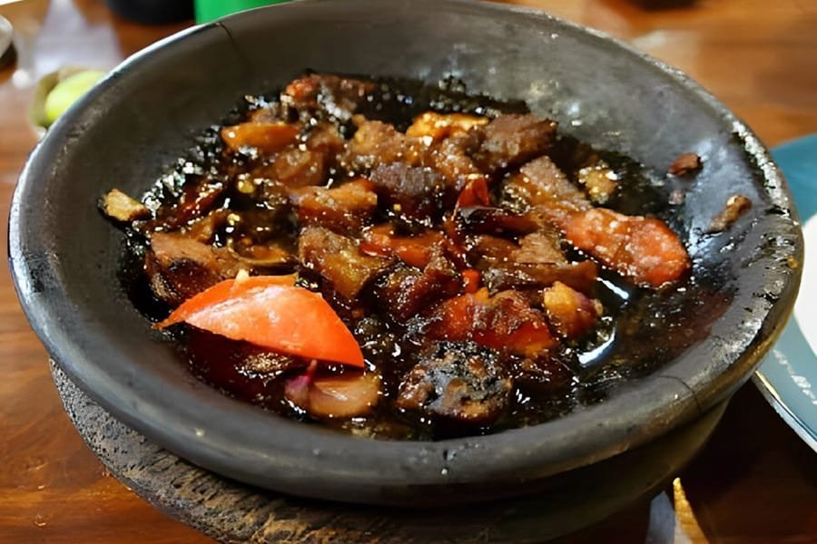 Kuliner Iga Rawon dengan Sewa Mobil Lepas Kunci Bandung