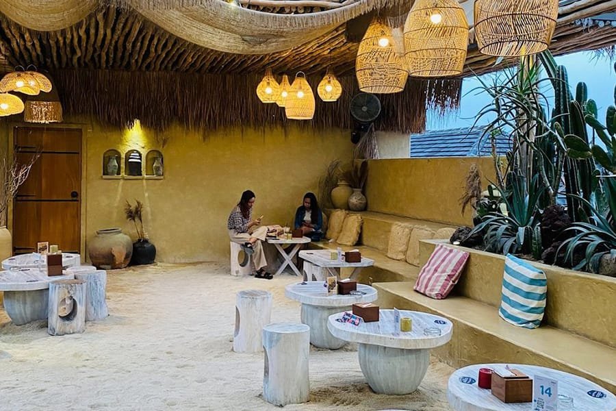 Kuliner Trouit dengan Sewa Mobil Pariwisata Bandung