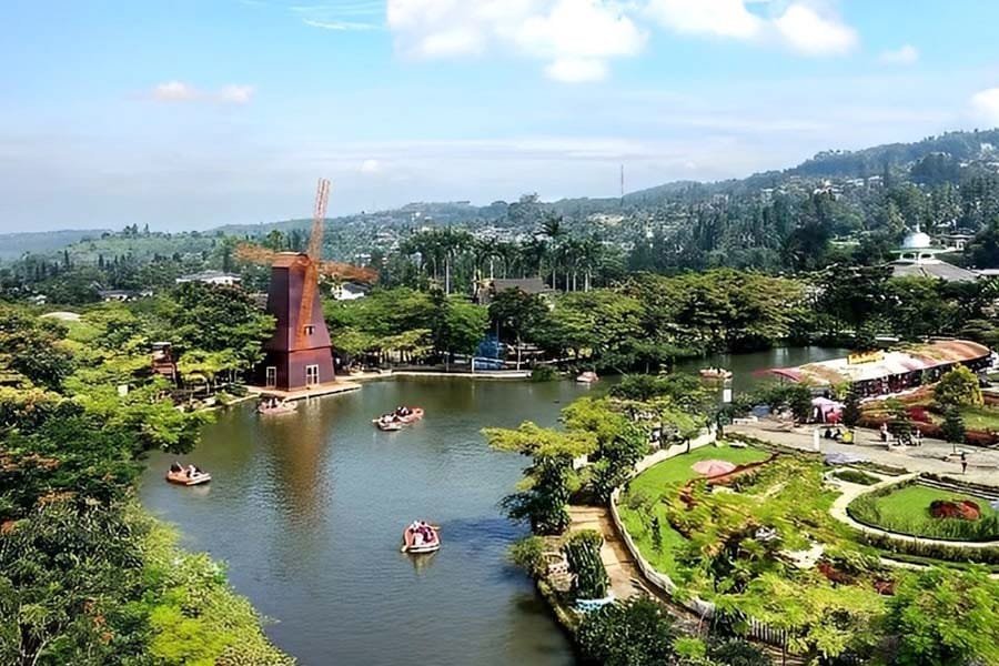 Sewa Mobil Wisata Bogor