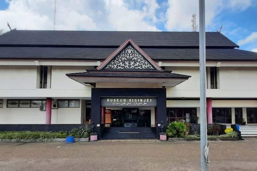 Rental Mobil Keluarga Jambi