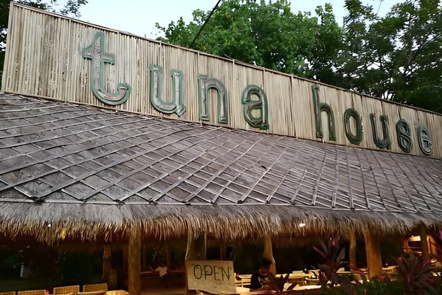 Rental Mobil Keluarga Manado