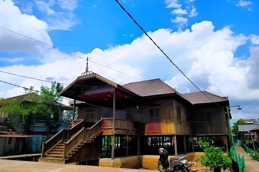 Rental Mobil SUV Pontianak