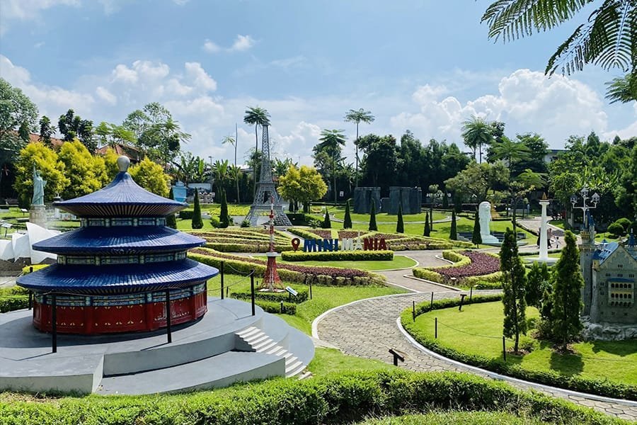 Rental Mobil Keluarga Semarang