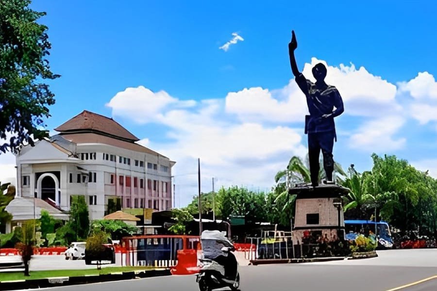 Sewa Mobil Wisata Solo