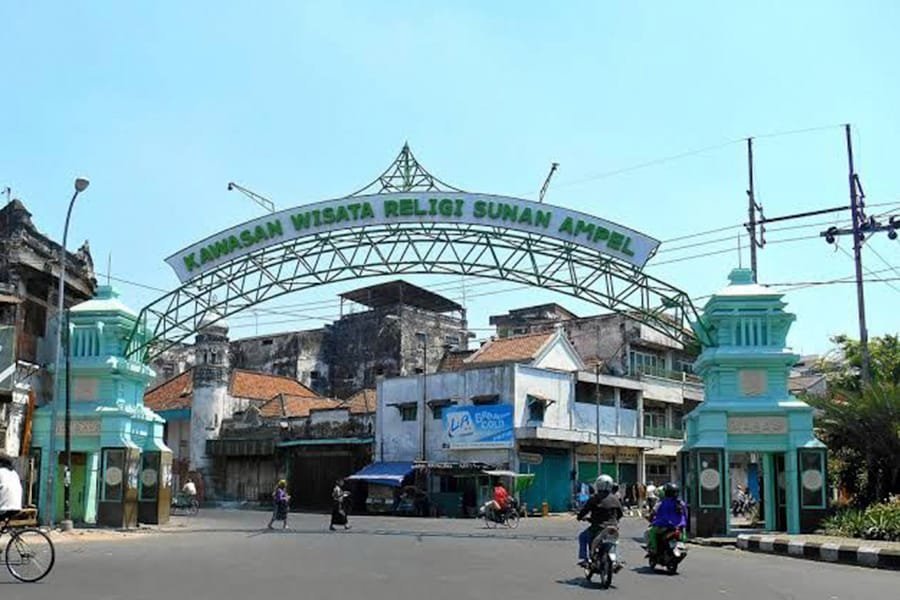 Rental Mobil dengan Supir Surabaya