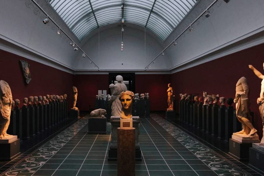 Rental Mobil Wisata Surabaya