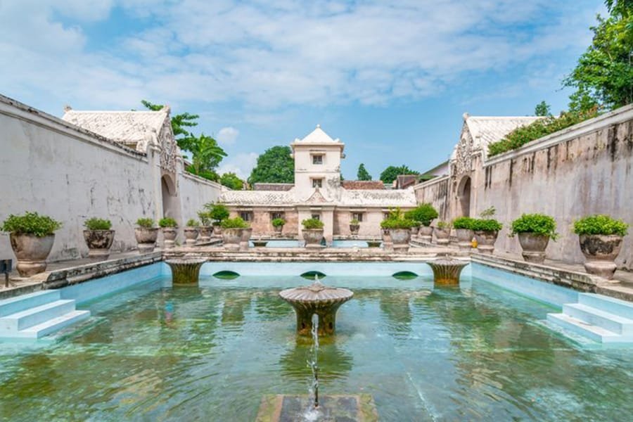 Rental Mobil Liburan Yogyakarta